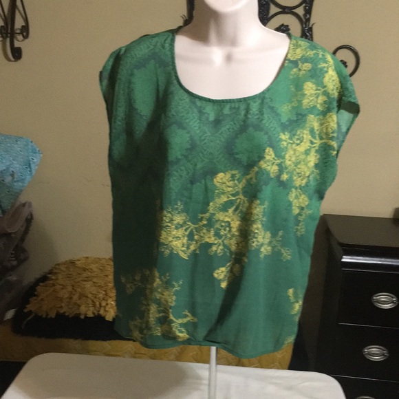 CAbi Tops - Cabo green envy floral blouse size small
